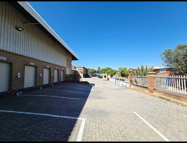 2,842M² WAREHOUSE FOR SALE IN NORTH RIDING